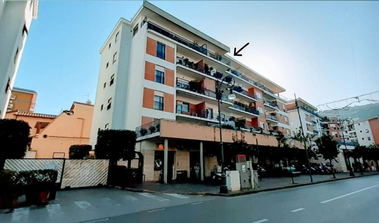 Nerobianco B&B Sorrento Bagian luar foto